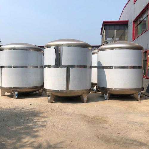 福建米酒蒸酒設備廠家直供固態燒酒釀酒技術免費提供20噸不銹鋼酒罐