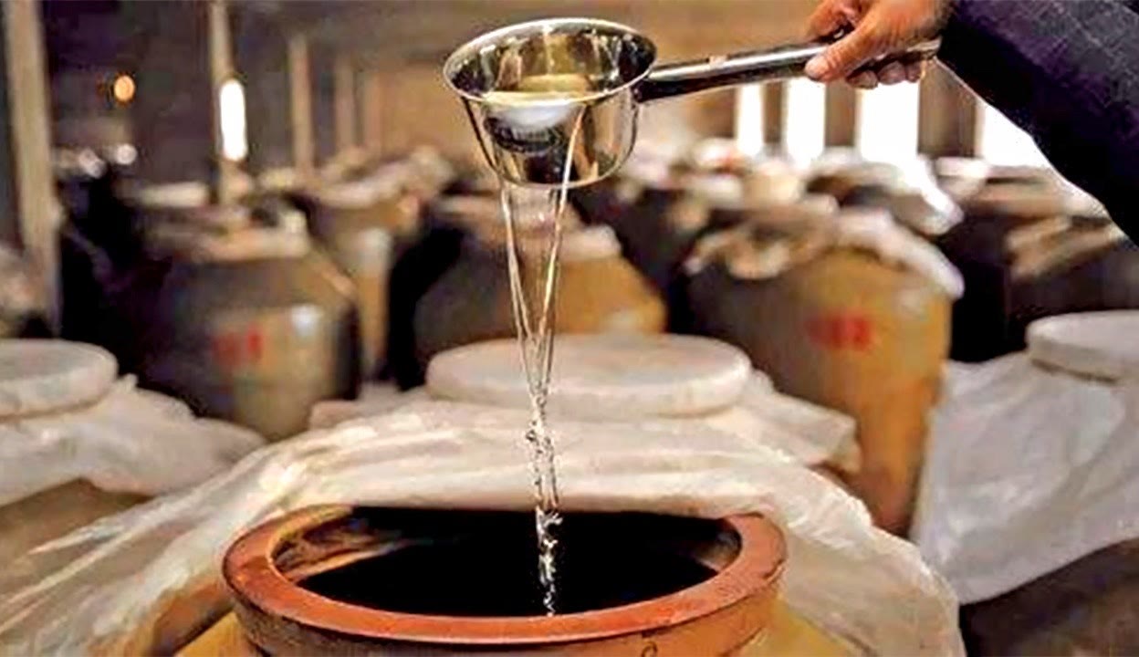 傳承千年的釀酒工藝,采取最古老蒸餾釀酒,讓中國(guó)酒文化源遠(yuǎn)流長(zhǎng)
